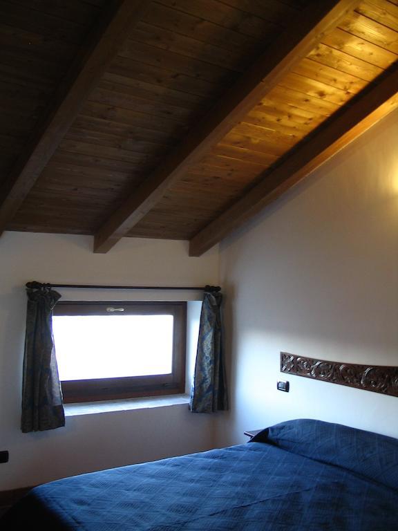Guest House Pedamentina Napels Kamer foto